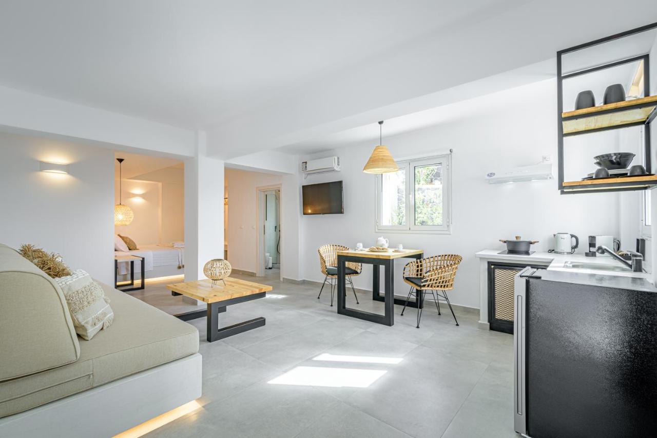 Thealos Santorini Apartment